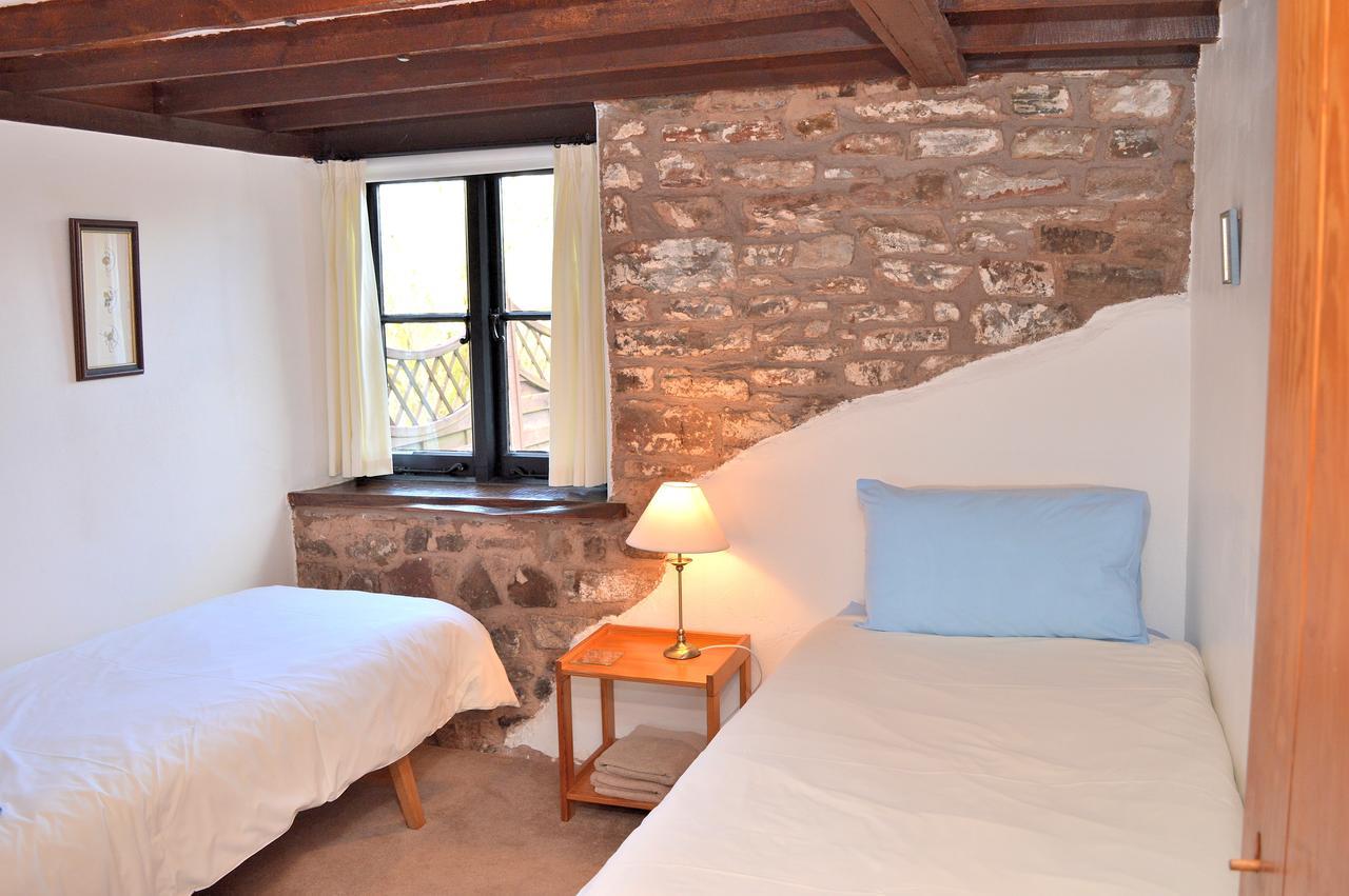Three Gates Farm Holiday Cottages Huntsham Екстериор снимка
