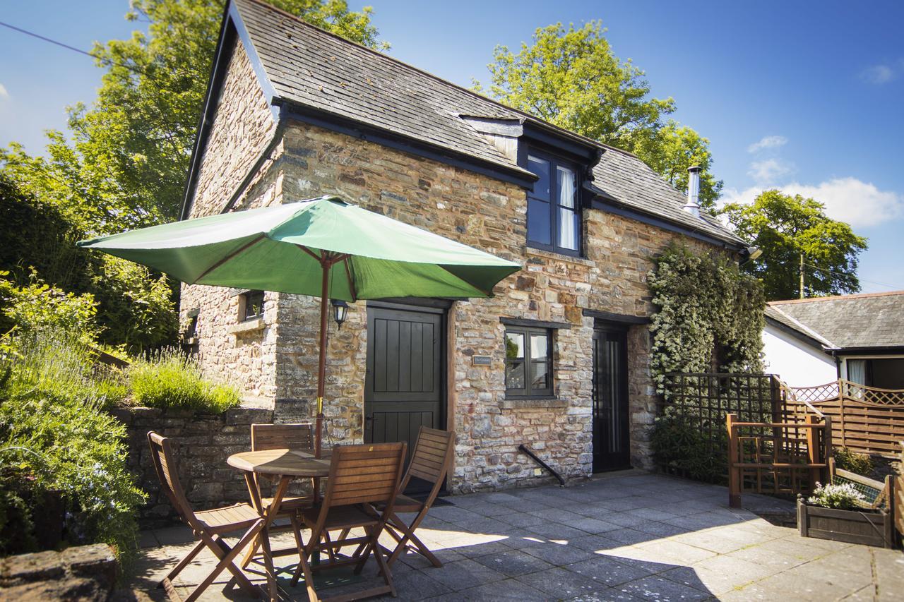 Three Gates Farm Holiday Cottages Huntsham Екстериор снимка