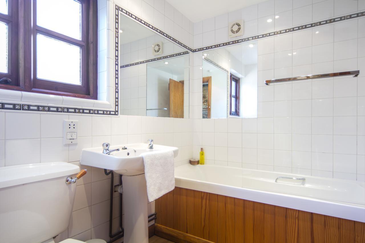 Three Gates Farm Holiday Cottages Huntsham Екстериор снимка